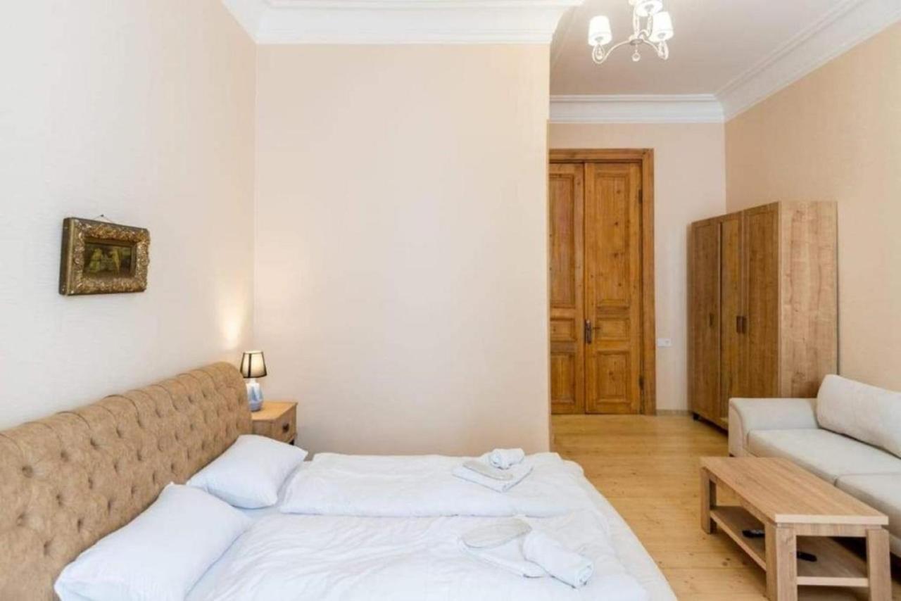 Crypto Hotel Tbilisi Eksteriør billede